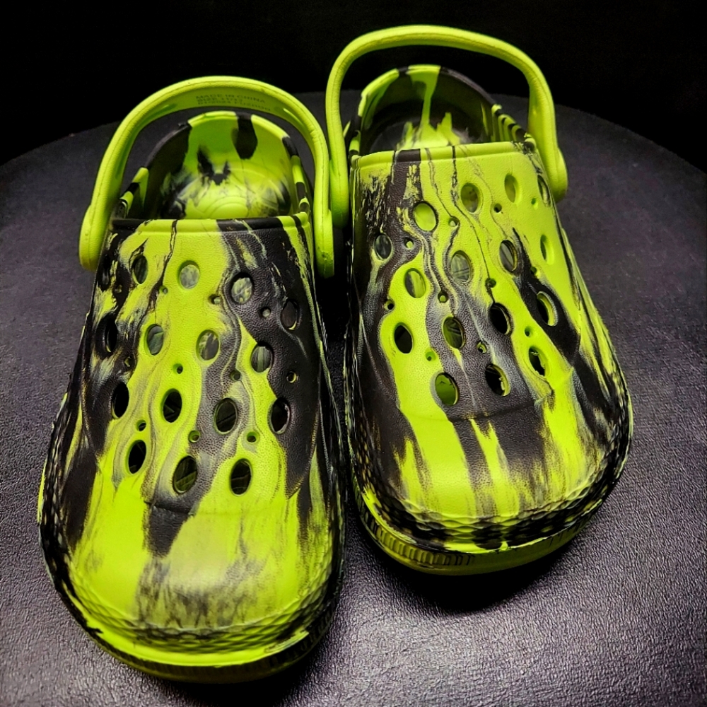 Kids Clogs SIZE 11/12 - Green and Black